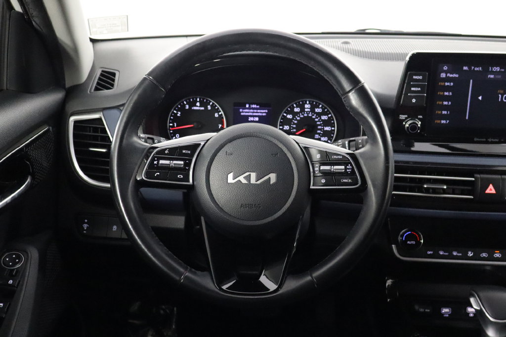 Used 2023 Kia Seltos S FWD image 7