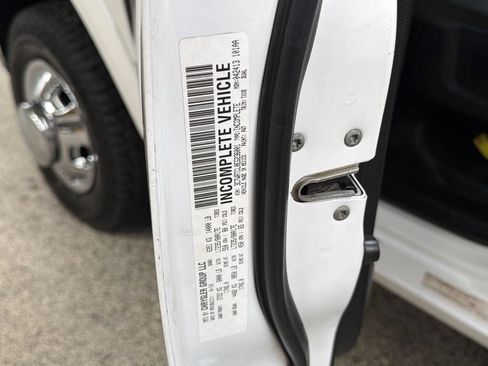 Used 2014 RAM 3500 Tradesman w/ Chrome Appearance Group AWD/4WD image 48