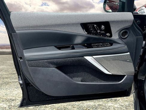 Used 2025 Cadillac Optiq Luxury 2 w/ LPO, Floor Liner Package AWD/4WD image 20