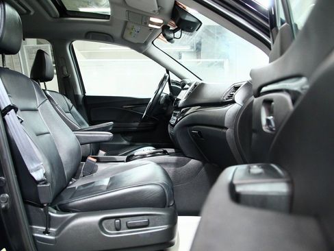 Used 2016 Honda Pilot Touring image 24