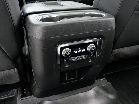 Used 2024 GMC Yukon XL AT4 w/ AT4 Premium Plus Package AWD/4WD image 19