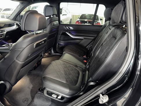 Used 2024 BMW X7 xDrive40i w/ M Sport Package image 16