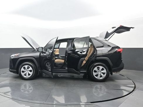 Used 2025 Toyota RAV4 LE AWD/4WD image 32