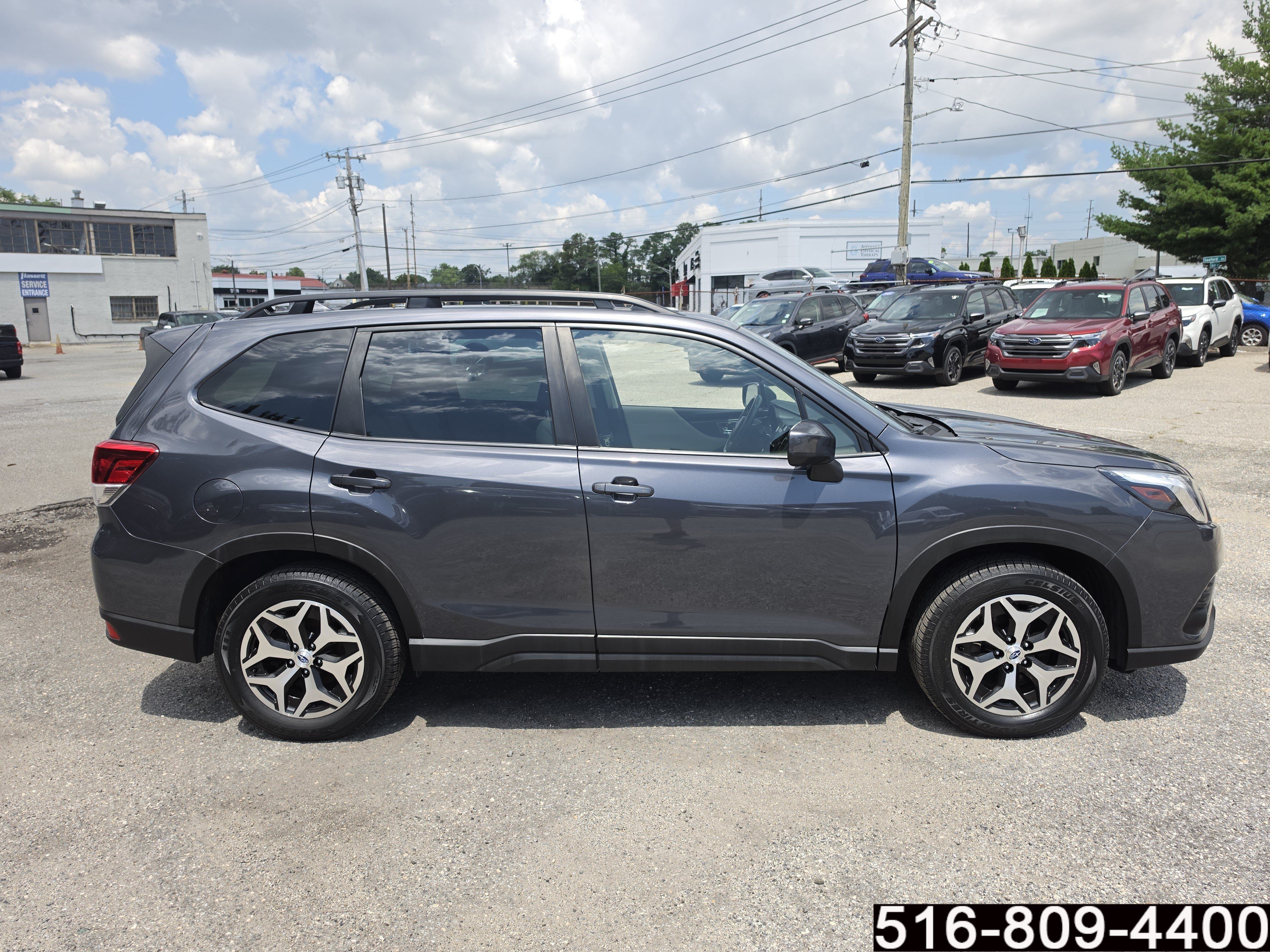 Used 2023 Subaru Forester Premium AWD/4WD image 5
