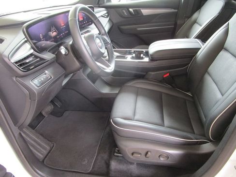 Used 2025 Buick Enclave Preferred FWD image 25
