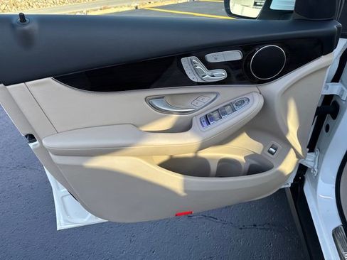 Used 2022 Mercedes-Benz GLC 300 GLC 300 image 10