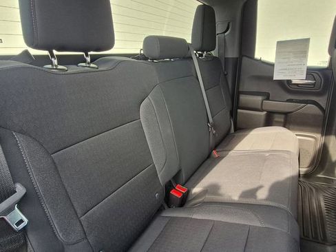 Used 2024 Chevrolet Silverado 1500 Custom image 5