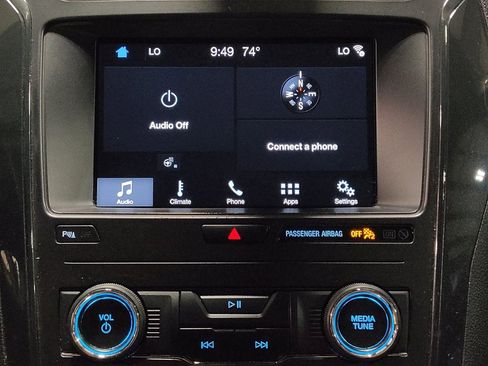 Used 2018 Ford Explorer XLT w/ Equipment Group 202A FWD image 25