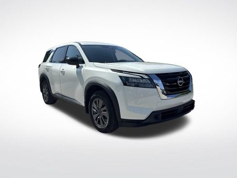Used 2023 Nissan Pathfinder S FWD image 2
