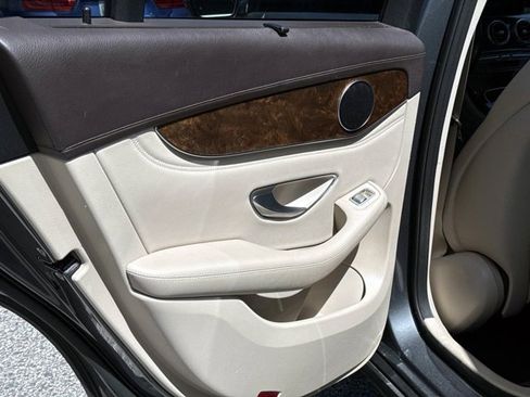 Used 2018 Mercedes-Benz GLC 300 image 13