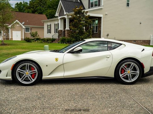 Used 2019 Ferrari 812 Superfast image 3