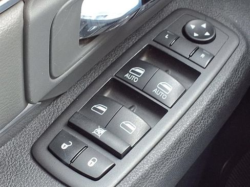 Used 2024 RAM 1500 Classic SLT AWD/4WD image 18