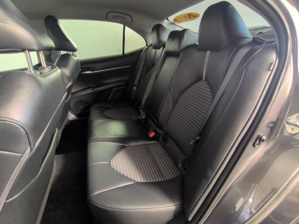 Used 2022 Toyota Camry SE FWD image 18