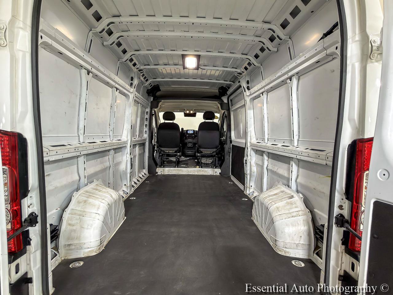 Used 2024 RAM ProMaster 2500 w/ Convenience Group FWD image 23