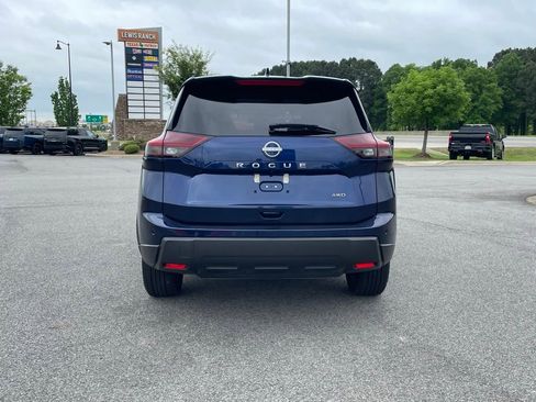 Used 2025 Nissan Rogue SV image 7
