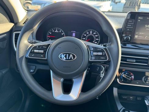 Used 2021 Kia Seltos LX image 12
