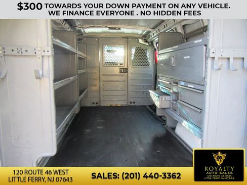 Used 2017 Chevrolet Express 2500 image 25