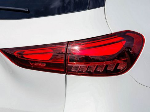 Certified 2025 Mercedes-Benz GLA 250 image 8