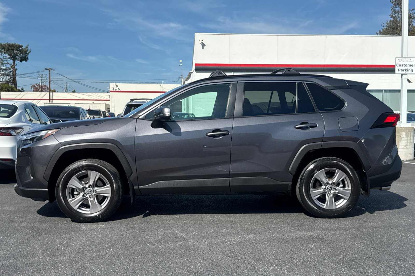 Certified 2023 Toyota RAV4 XLE AWD/4WD image 4