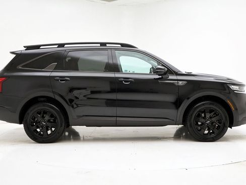 Used 2023 Kia Sorento S image 3
