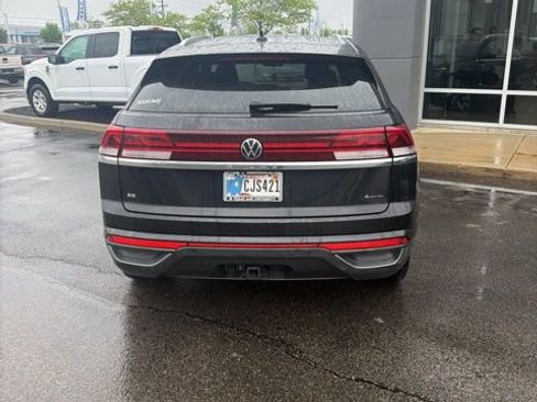 Used 2024 Volkswagen Atlas Cross Sport SE AWD/4WD image 7