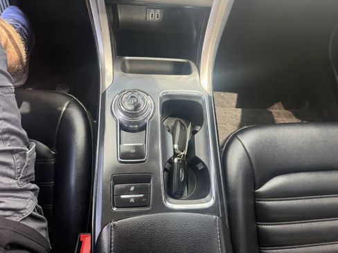 Used 2020 Ford Fusion SEL image 11