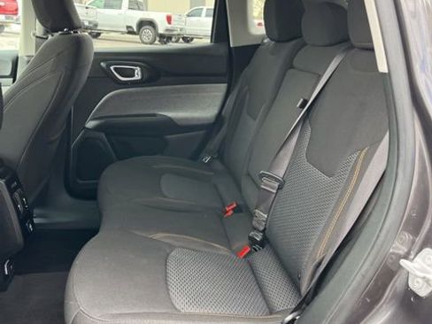 Used 2022 Jeep Compass Sport AWD/4WD image 35
