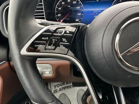 Used 2024 Mercedes-Benz GLE 350 4MATIC image 3