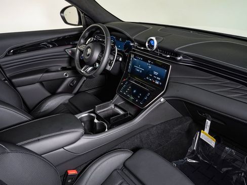 Certified 2025 Maserati Grecale Modena AWD/4WD image 14