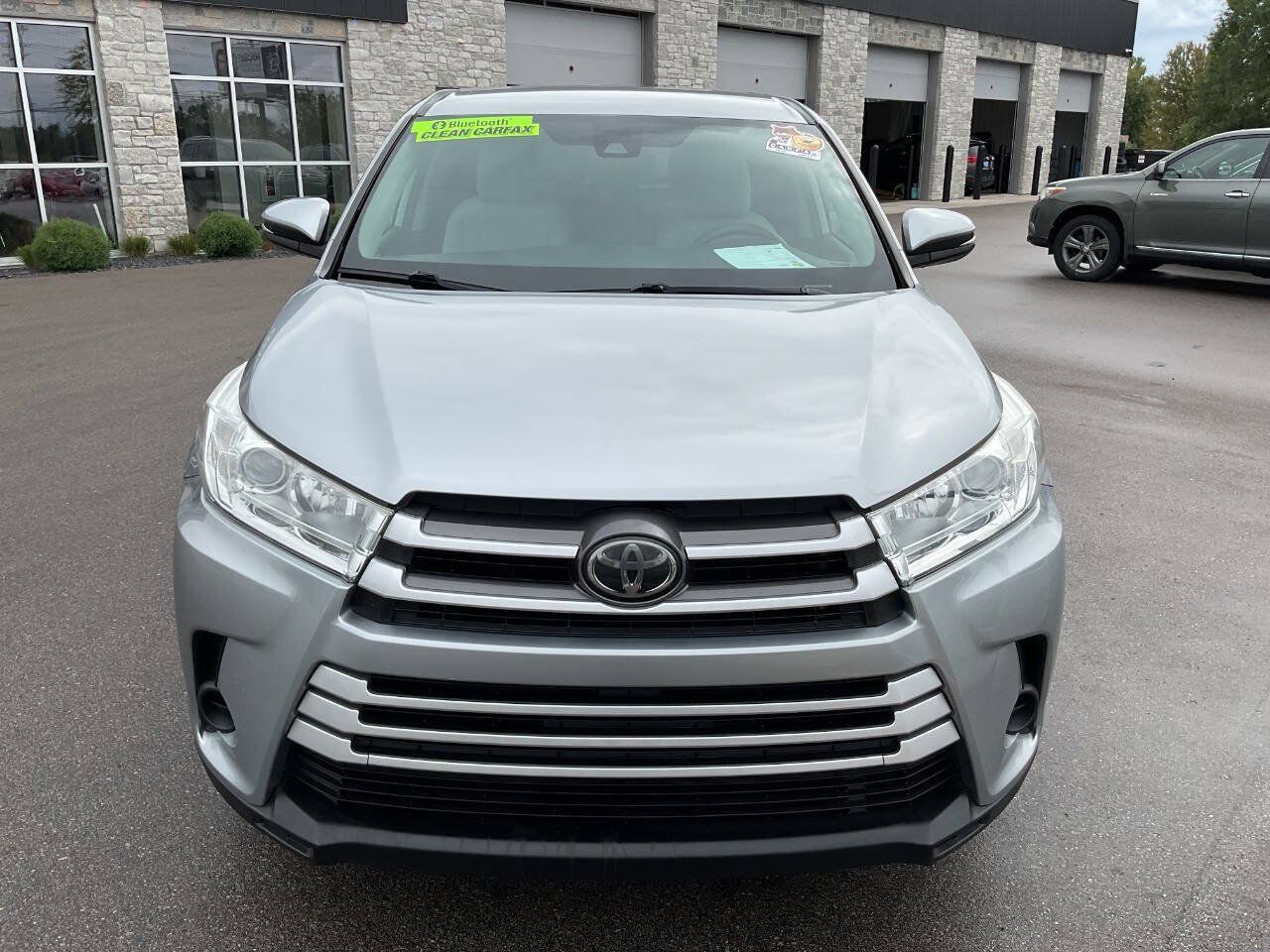 Used 2019 Toyota Highlander LE FWD image 12
