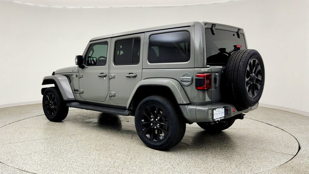 Used 2022 Jeep Wrangler Unlimited Sahara AWD/4WD image 7