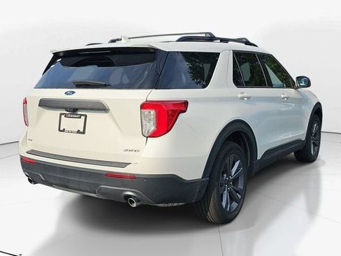 Used 2023 Ford Explorer XLT w/ Equipment Group 202A AWD/4WD image 3