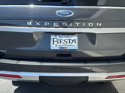 Certified 2024 Ford Expedition XLT RWD image 7
