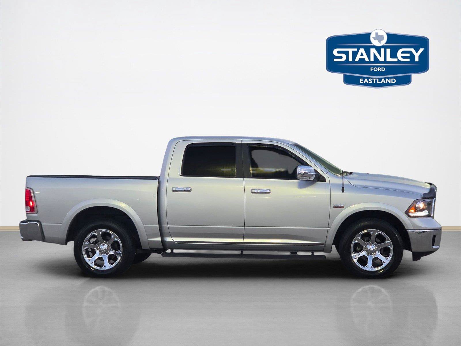 Used 2017 RAM 1500 Laramie AWD/4WD image 9