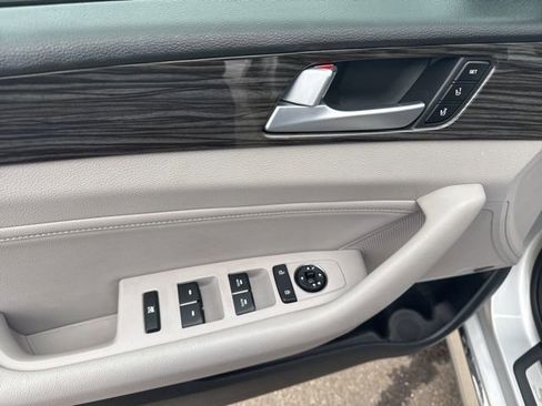 Used 2015 Hyundai Sonata Limited w/ Option Group 06 image 18