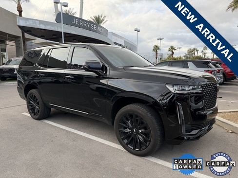 Used 2024 Cadillac Escalade Premium Luxury image 2