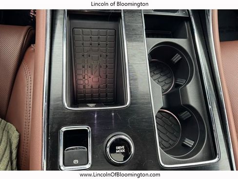 Certified 2025 Lincoln Aviator Reserve w/ Equipment Group 201A image 13