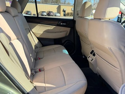 Used 2018 Subaru Outback 3.6R Limited AWD/4WD image 18