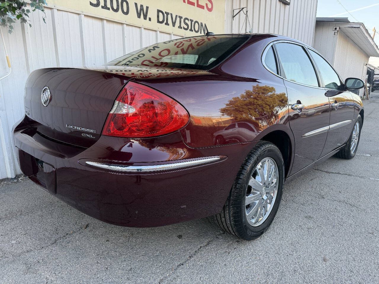 Used 2007 Buick LaCrosse CXL w/ Chromed Appearance Package FWD image 4