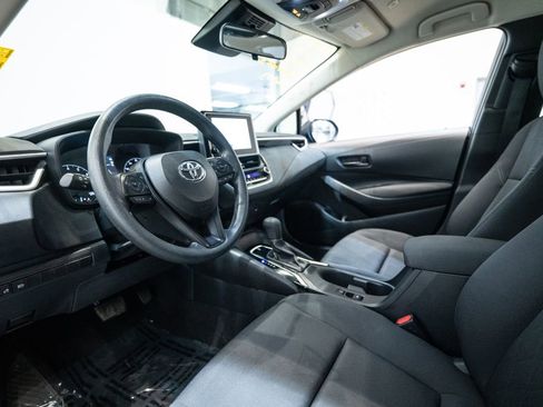 Used 2023 Toyota Corolla LE image 4