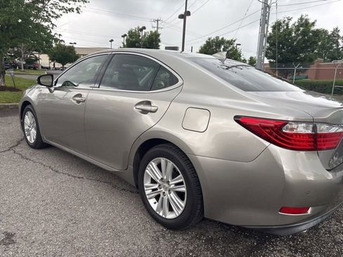 Used 2015 Lexus ES 350 w/ Premium Package FWD image 3