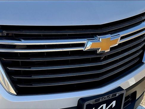 Used 2023 Chevrolet Traverse High Country image 33