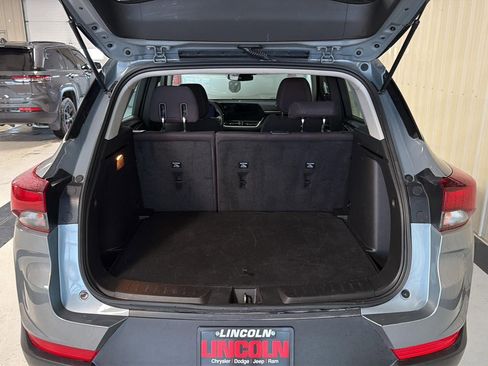 Used 2024 Chevrolet TrailBlazer LS image 9