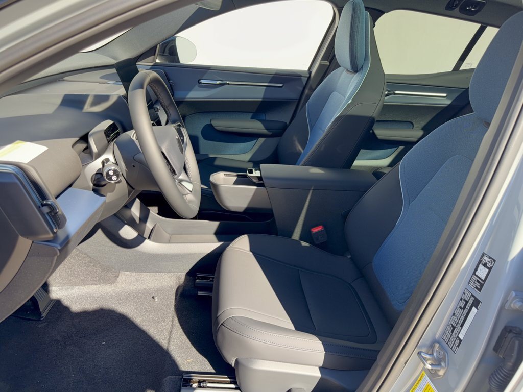 New 2026 Volvo EX30 Plus w/ Climate Package RWD image 5