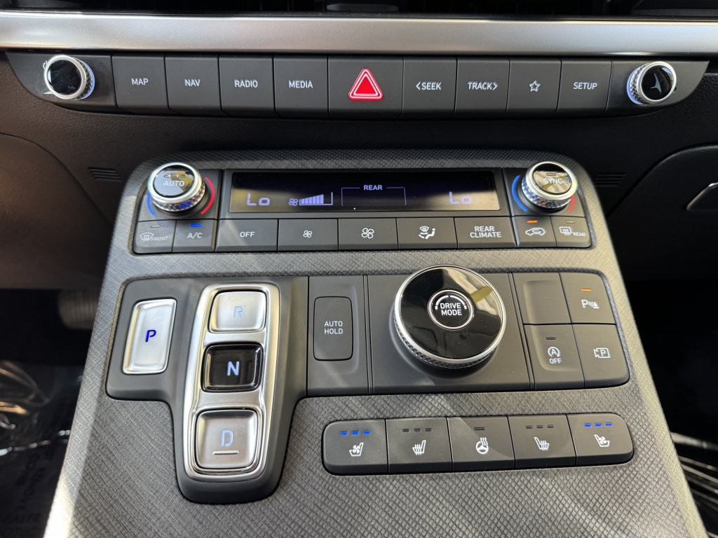 Used 2024 Hyundai Palisade Limited FWD image 26