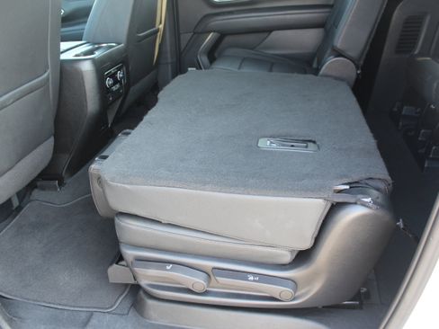 Used 2023 Chevrolet Suburban LT image 38