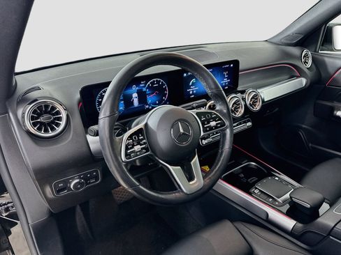 Certified 2022 Mercedes-Benz GLB 250 4MATIC image 9