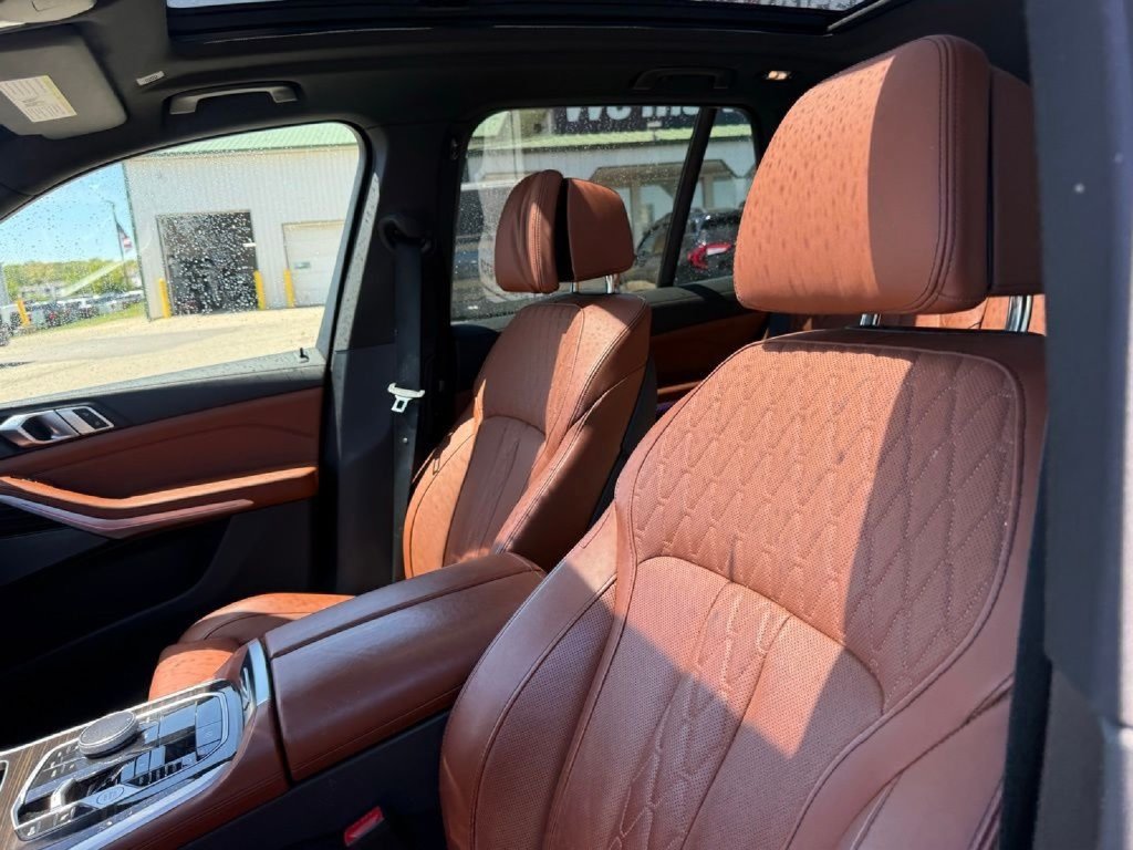 Used 2024 BMW X5 M60i AWD/4WD image 35