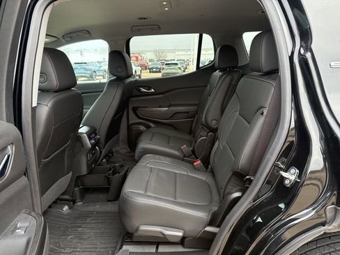 Used 2023 GMC Acadia SLT w/ Preferred Package image 18
