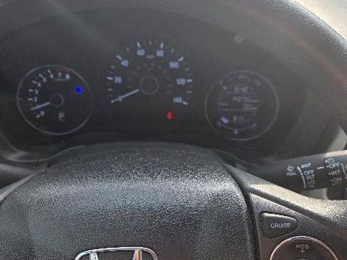 Used 2018 Honda HR-V LX image 7